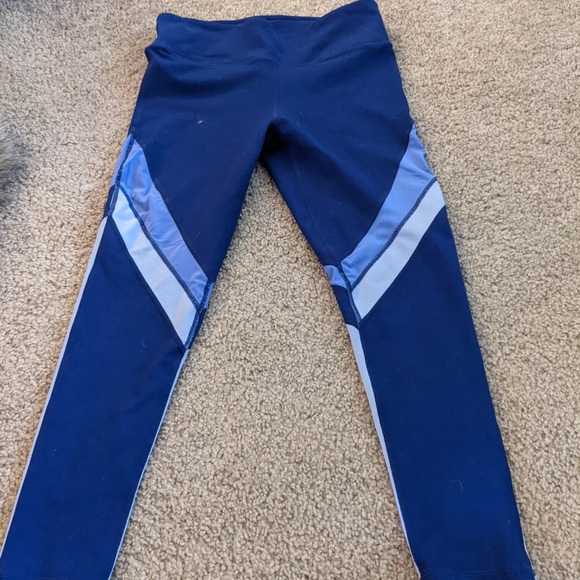 Fabletics Pants - Crop Leggings